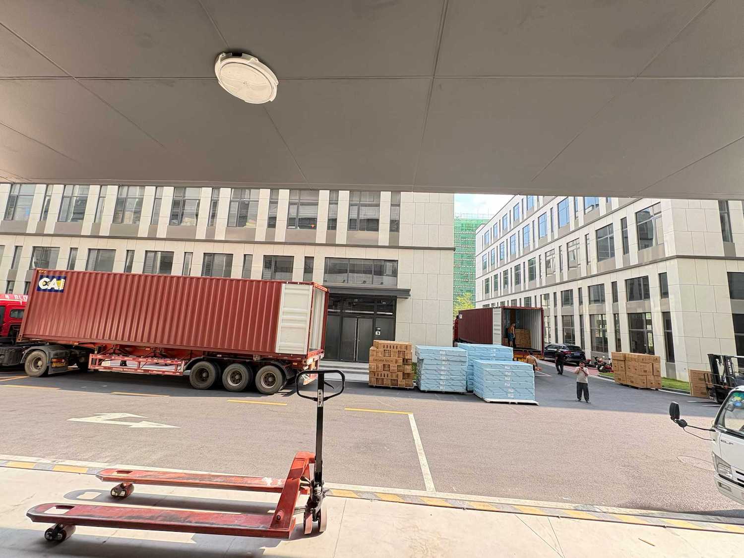 dream tech mattress container loading 